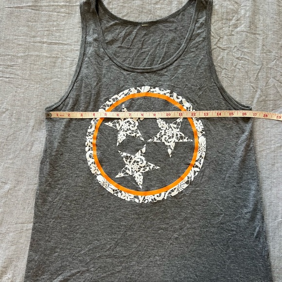 3/$10 🏷️ Tennessee stars tank - Picture 2 of 3